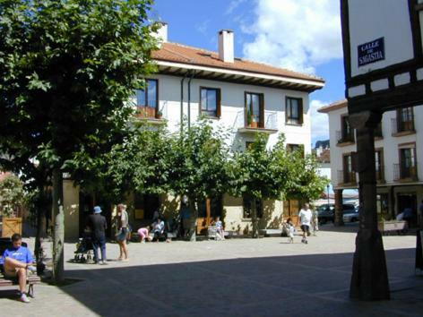 Duplex Con Jardin En Ezcaray Apartment Luaran gambar